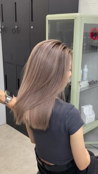 ミディアム カラー ヘアアレンジ メンズ キッズ ネイル マツエク・マツパ アイブロウ ハイライト、レイヤー カット/西梅田/中西のヘアスタイル