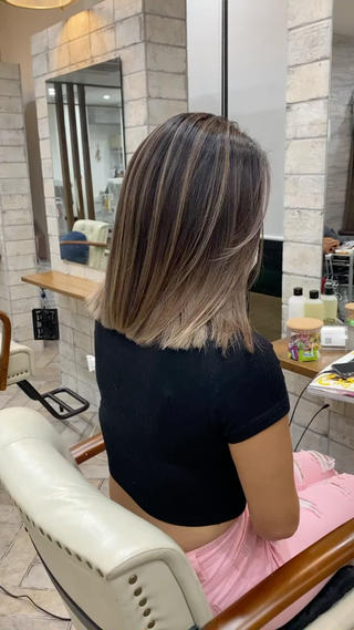 ミディアム カラー パーマ ヘアアレンジ メンズ キッズ ネイル マツエク・マツパ ハイライト、レイヤー カット/西梅田/中西のヘアスタイル