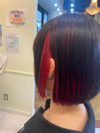 アンブレラカラー！
ワンブリーチでできる高発色なビビットなレッド 