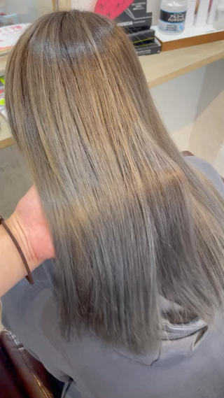 セミロング カラー 上原 麻彩のマツエク・マツパデザイン