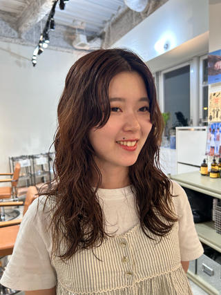 ロングのゆるふわパーマ、ニュアンスパーマのビフォーアフター 