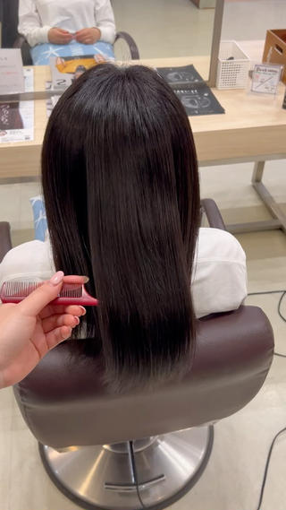 育てる髪質改善
何度もトリートメントを重ねていく事で艶や持ちが良くなってくるトリートメントです3ヶ月ほど持つトリートメントですっ！練習モデル料金でやっていますので興味のある方はやってみても良いかなって思いますたくさんお待ちしております♪ 