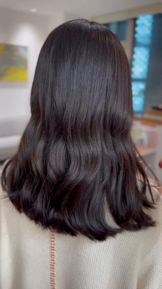 ロング カラー 安丸 結夏のヘアスタイル