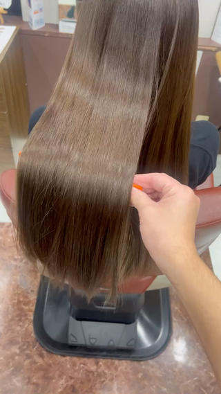髪質改善のBefore/Afterです！
かなり綺麗な艶髪になるのでおすすめです 