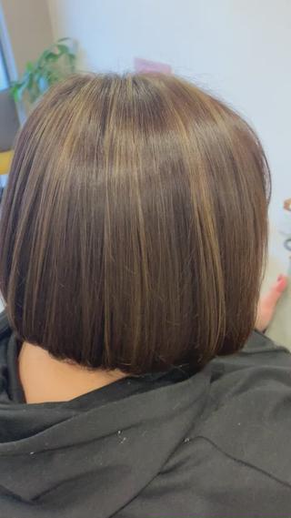 白髪ぼかしハイライトオシャレハイライトとしてもかわいいです 