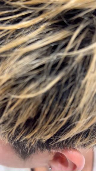 金髪スパイキーショート 
