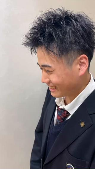 流行りのスパイキーショート 