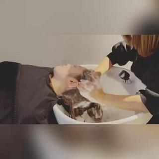 業界注目のビータークリームを使ってのヘッドスパ  ✧
頭皮にも髪の毛にも効果のあるビータークリームで
髪質改善にもなります✧

極上ヘッドスパ  是非お試しください✧✧ 