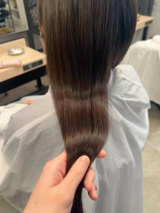 髪質改善が安定すると1ヶ月開いてもこのようにツヤツヤが持続する様になります！ 