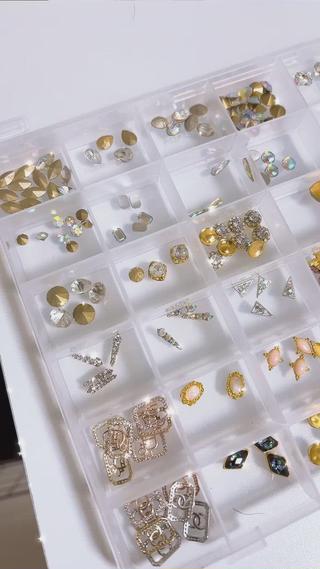 可愛いキラキラパーツの種類も沢山揃えております 