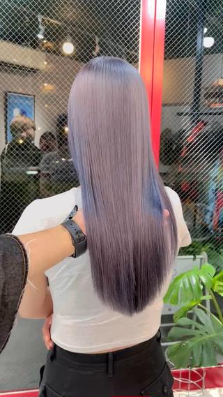 ロング ミルクティーベージュ outaのヘアスタイル