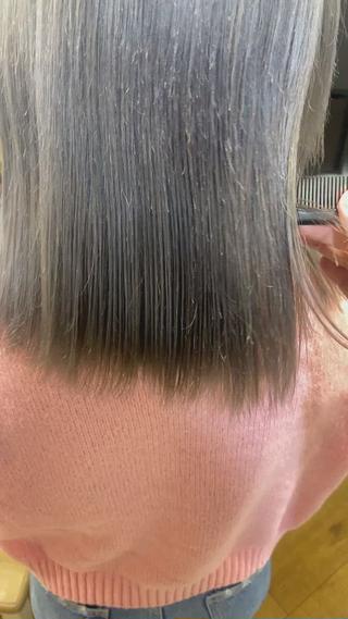 ミディアム ミルクティーベージュ outaのヘアスタイル