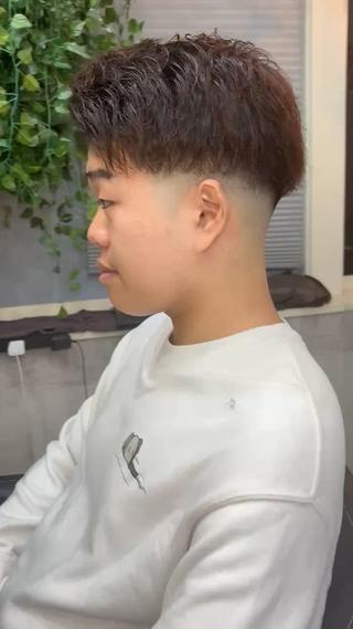 メンズ room.（ルーム）所属・0.0mmスキンの男 ／山崎雄大のヘアスタイル