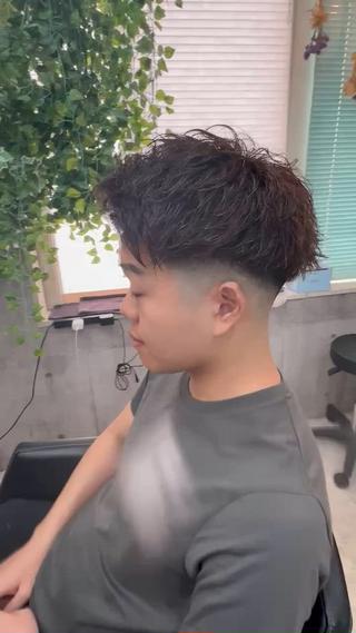 メンズ room.（ルーム）所属・0.0mmスキンの男 ／山崎雄大のヘアスタイル