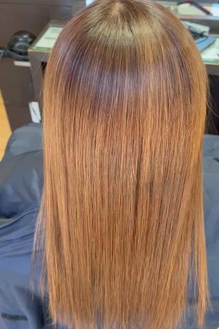 カット＋美髪縮毛矯正です

栄養補給しながら塗り分け、ダメージ毛にもしっかり対応し薬剤選定しておりますので、極上のウル艶髪に

髪質改善専門店での勤務履歴もありますので他店でお断りされた方も一度ご相談下さいませ 