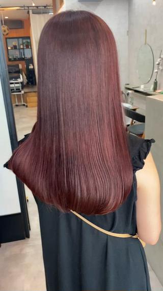 酸性ストレート

ブリーチ毛でもかけることができます！

持ちは半年ほどです！ 