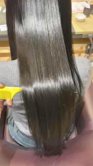 艶々グレージュカラー 