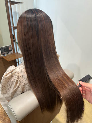 酸性ストレート
うねりや広がりが気になる方、ダメージレスでストレートしたい方は是非お試しください