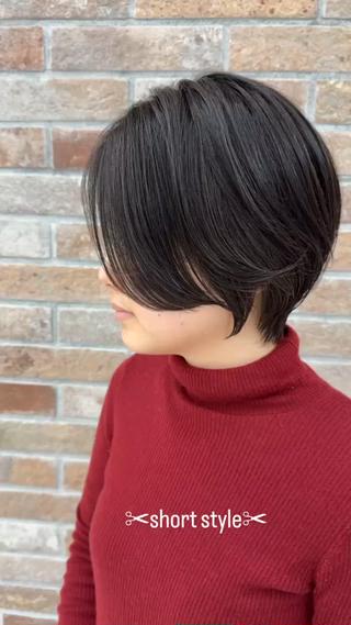 ショートにしたいけど、
自分に似合う形が分からない…という方へ。

骨格や髪質、首の長さを見ながら、
似合う長さと丸みのバランスを見極めてカットしています。

初めてでも挑戦しやすい“似合わせショート”です。
#ショート #ショートカット #ショートヘア #ショートボブ  