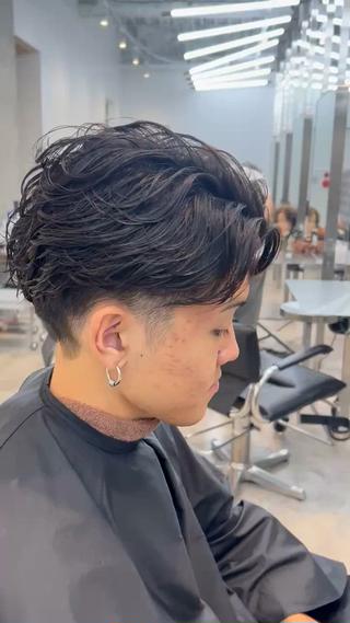 今流行りのフェザーパーマです！ 