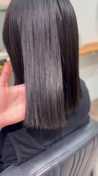 透明感のある暗髪。1ヶ月限定で暗くしたい方にも 