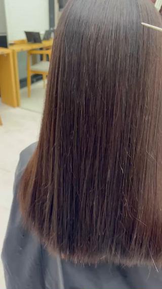 地毛風縮毛矯正
ピンピンにならない巻ける縮毛矯正いたします
モデル様募集中ですので、ご予約お待ちしております！ 