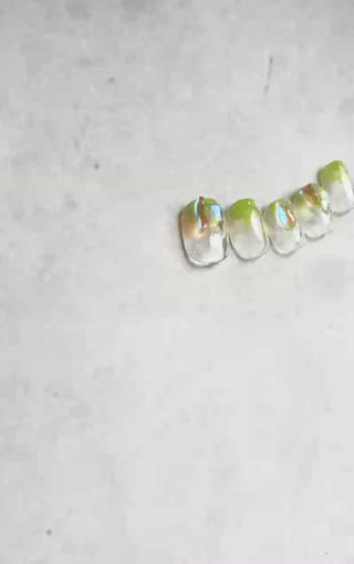 氷ストーン みどりネイル  夏ネイル 韓国ネイル 