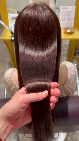 ロング 縮毛矯正／レイヤー／ 🌼mizukiのヘアスタイル