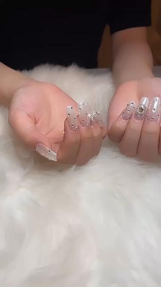 キラキラ　ワンホンネイル 