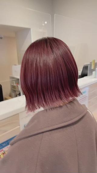 【ボブのお悩み】
・ロングからボブにするのが不安…
・広がってしまう…
・毛先がハネる… 
↓
僕に担当させて頂ければ全て解決できます

️️肩につかないボブが万能️

︎重たく広がらない
※ミニボブで透け感を

︎結べてアレンジができる
※くびれボブで可愛く

︎忙しい朝に簡単に決まる
※韓国ボブで大人っぽく

◆ボブ特化型美容師◆
ミニボブ、韓国ボブ、くびれボブetc…
どんなボブスタイルでも切れるのでボブヘアにするのが不安な方は是非僕の所に来て下さい

『@afloat_dl_ichihara』

【全国TOPクラスのサロンで学んだ技術】
【前職IT業界で学んだ論理的思考】　
　　　　　　　で可愛いを作りだします♪

いつも同じ美容室でいつも同じ髪型に飽きていませんか？

初めての美容室は緊張するかもしれませんが、丁寧にカウンセリングさせて頂いていつもと少し違う自分を一緒に作りましょう

【ご予約方法】
・InstagramからDM
・プロフィールのURLから指名して予約
・お店に直接電話

【営業時間】
・平日　　12:00〜21:00
・土曜日　10:00〜19:00
・日曜日　10:00〜18:00
・月曜日　定休日

【場所】
表参道駅B3出口から徒歩10秒
東京都港区南青山5-6-26青山246ビル4階

 