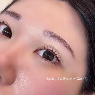 1つのメニューでまつ毛と眉毛を綺麗に

同時施術なので短時間でお顔の印象チェンジが叶います☆彡


こちらのお客様は立ち上げデザインとストレートアーチのデザインです


1人1人にあったデザインをご提案させていただきます
ぜひご相談ください 