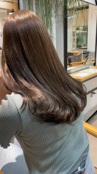 乾かすだけでツヤ髪！アイロンいらず！
地毛のような柔らかい仕上がりの縮毛矯正です ️

縮毛矯正した髪でも上からコテで巻くことも出来ます◎

これからの梅雨の時期
ストレスフリーに過ごしましょう！
前髪だけなどのポイント縮毛矯正も可能です！！
ポイントの場合料金も少しお安くご案内可能です️


是非1度ご相談ください 


Lomalia omotesando 
渋谷区神宮前6丁目11-1 T-FRAME原宿2F.3F
TEL 03-6427-5970
平日11:00~20:00
土日祝10:00~19:00
Instagram @lomalia_mari 