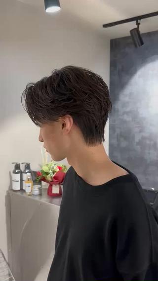 ミディアム パーマ メンズ SALOWIN 原宿 iori所属・🌟原宿指名No.1 センターパート⭐️のヘアスタイル