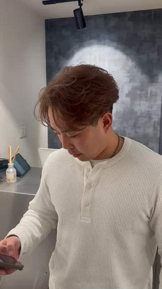ミディアム カラー メンズ SALOWIN 原宿 iori所属・🌟原宿指名No.1 センターパート⭐️のヘアスタイル