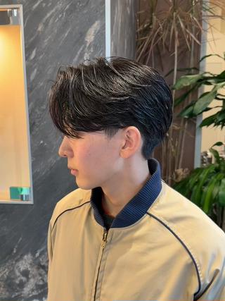 ミディアム パーマ メンズ SALOWIN 原宿 iori所属・✂️原宿指名No.1 センターパート✂️のヘアスタイル