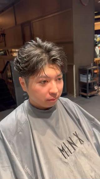 短めフェザーショート

パーマをかけることでより楽にカッコよく

是非カッコよくさせてください！ 