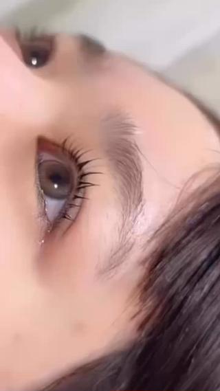 初めてのまつパ　
ビューラーをしたようなパーマをさせて頂きました！ 