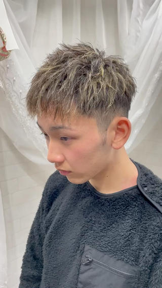 メンズ
ハイライトカラー×ダウンバングショート 