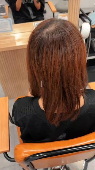 オレンジ味を抑えた暗髪【ラベンダーブラック】
オレンジ味や赤みを抑えると透明感のあるカラーに仕上がります
冬にピッタリな透明感カラー
是非1度お任せ下さい☆彡.。 