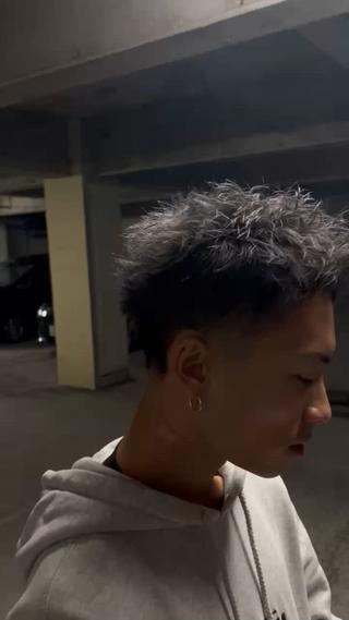 くしゃっと作り込み過ぎないスパイキーショート 