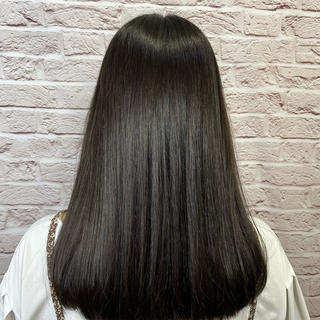 癖やボリューム髪の多さ、お手入れを楽にしたい方お任せください♪
パサツキやごわつき引っ掛かりなどを改善して
理想のヘアを叶えるためのオージュアトリートメントも人気です♪
＋¥4400でさせて頂けるのでご相談ください♪ 