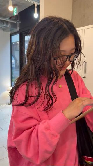 セミロング パーマ NOUN所属・eri kinjoのヘアスタイル