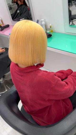 抜きっぱなしのブロンドです
bleach×2~3で可能です！
縮毛矯正の履歴があっても安心してください
1度見させて頂いてダメージ最小限で理想の髪色叶えます 