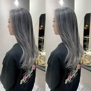 セミロング Y Uのヘアスタイル