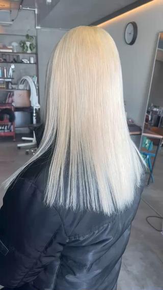 ブリーチ毛にとってもオススメです(゜-^*)/
パヤパヤ毛気になりませんか??

パヤパヤが収まってハイダメージ毛でもツヤサラになります(  °-°  )!!

ご予約お待ちしております 