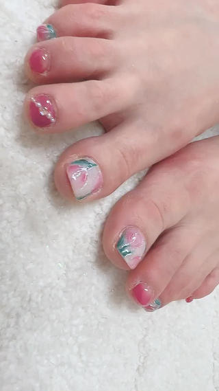 今月の開運ネイル
チューリップ手描き⸜︎⸝
お花はラッキーモチーフ 