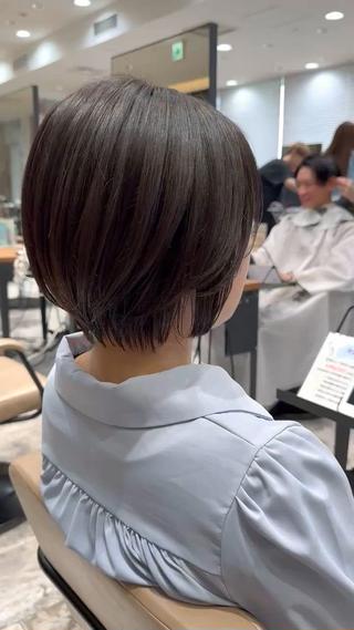 ショート カラー 💍新宿ショート 💍岩田莉奈のヘアスタイル