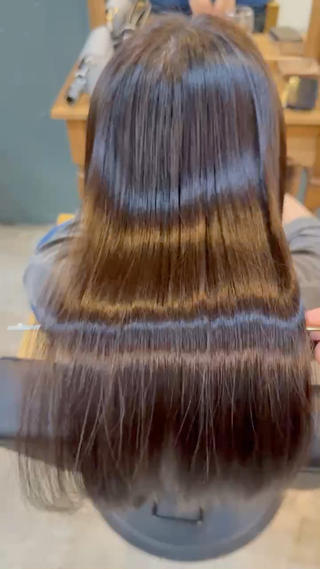 乾かしただけ

朝のお手入れもとても楽に️

地毛のような自然な仕上がりになります 