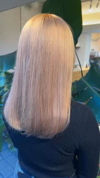 ブリーチで透明感のあるハイトーンカラーに
神戸/岡本/摂津本山/20代/30代/40代/50代/オンブレグレージュアッシュ ことりベージュ ホワイトラベンダーヘルシースタイル ベージュピンク ミントアッシュステップボーンカット ネイビーグレーパープル
ブラック シルキーベージュ マッシュパーマ