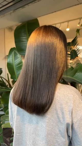 ワンカラーで透明感たっぷりのオリーブに
神戸/岡本/摂津本山/20代/30代/40代/50代/オンブレグレージュアッシュ ことりベージュ ホワイトラベンダーヘルシースタイル ベージュピンク ミントアッシュステップボーンカット ネイビーグレーパープル
ブラック シルキーベージュ マッシュパーマ